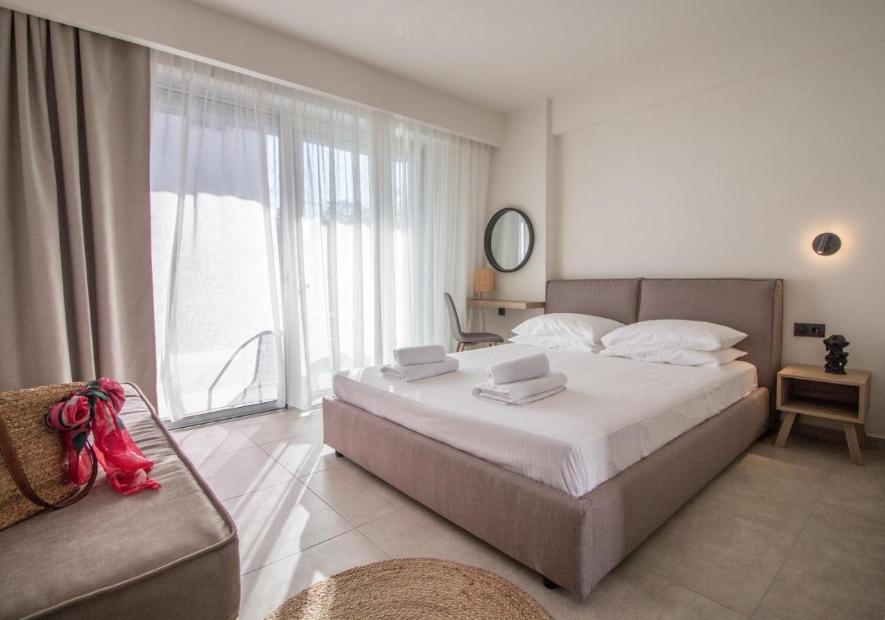Aelia Seaside Luxury Suites ネア・カルヴァリ エクステリア 写真