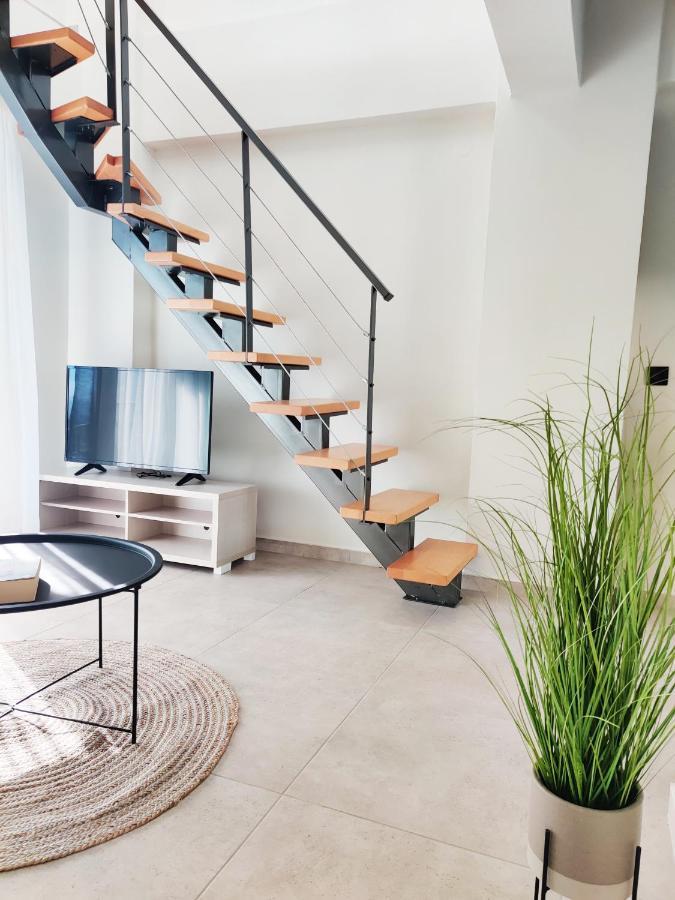 Aelia Seaside Luxury Suites ネア・カルヴァリ エクステリア 写真